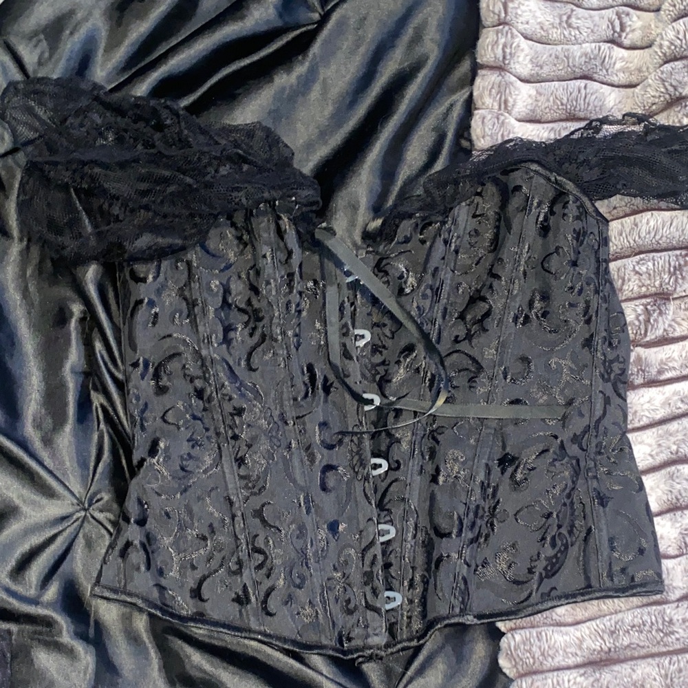 Elegant Black Lace Corset